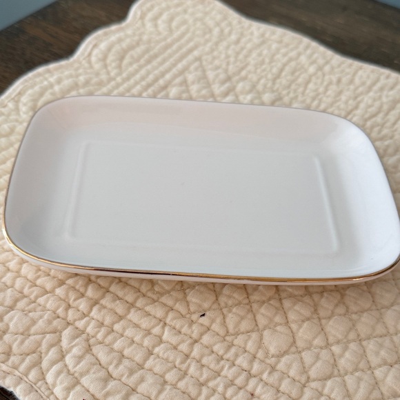 Ceramic Butter Dish with Winter  Pine Tree Design With Gold Trim Snowflakes - Picture 4 of 8